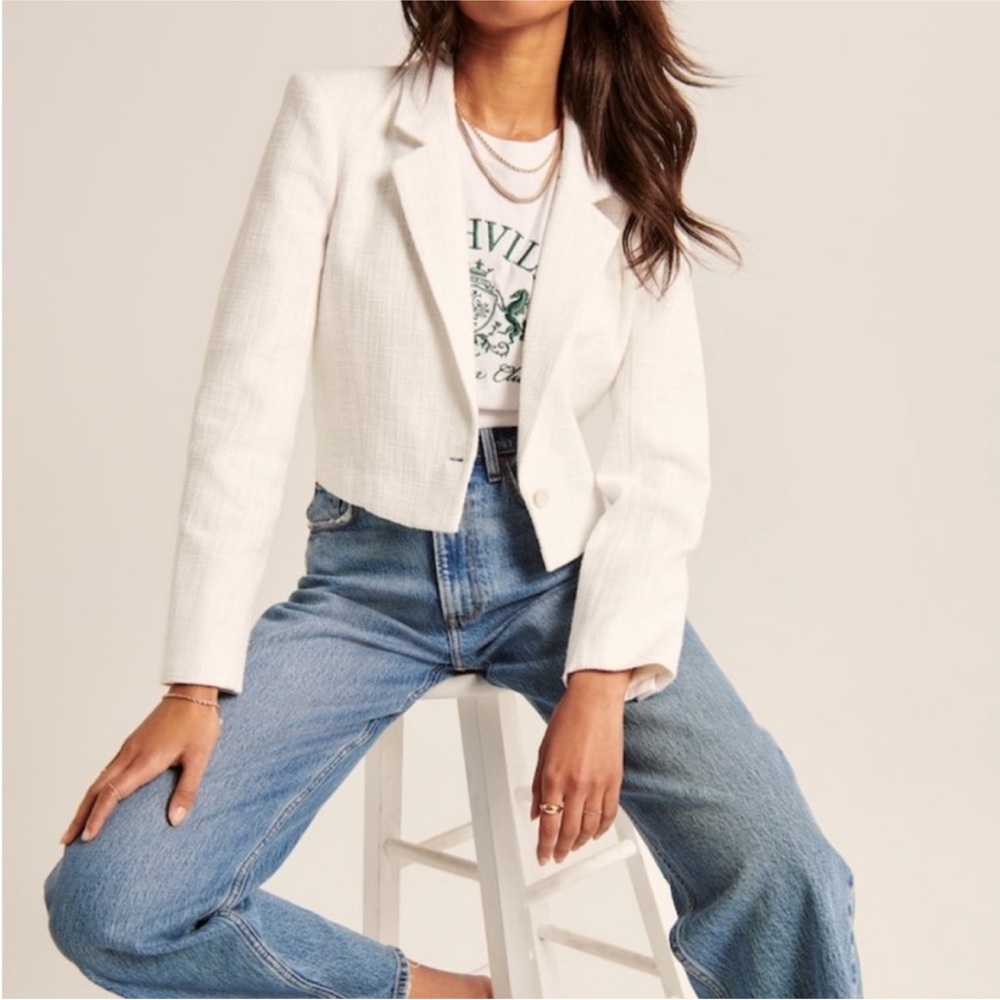 Abercrombie & Fitch Ivory Cropped Blazer